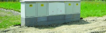 3 Ve sdruženém pilíři je jako prostřední použit domek typu J pro rozpojovací skříň typ ESTA Ivančice SR 602 N